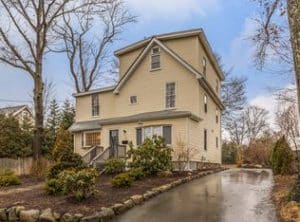 Colonial Home Eliminates Window ACs with Ductless System