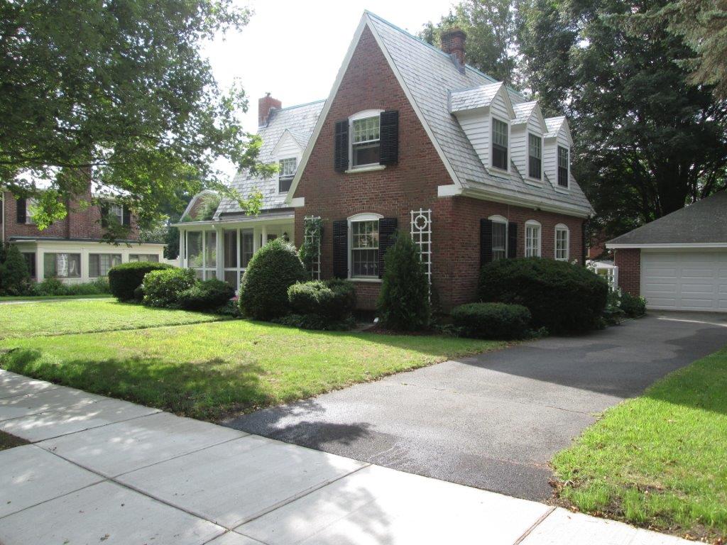 Andover home installs new Mitsubishi ductless mini split system.