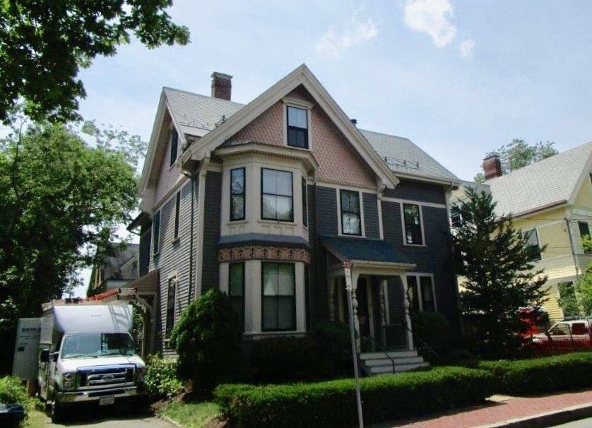 Cambridge, MA Victorian home gets ductless heating and cooling upgrade.