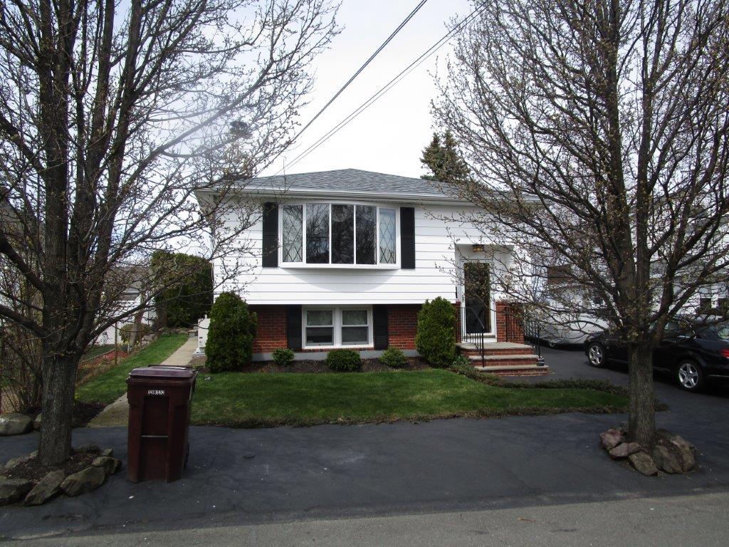 An Andover MA Cape Finally Gets Air Conditioning With Ductless Panels