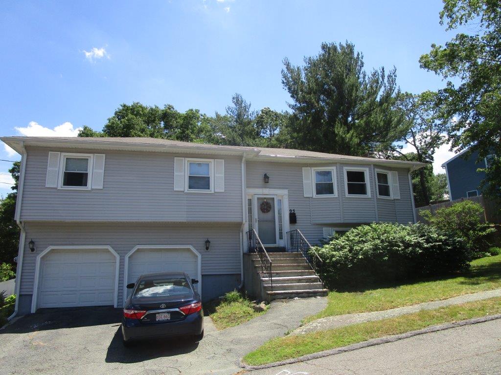 Mitsubishi ductless HVAC installation in Lynn MA ranch-style home