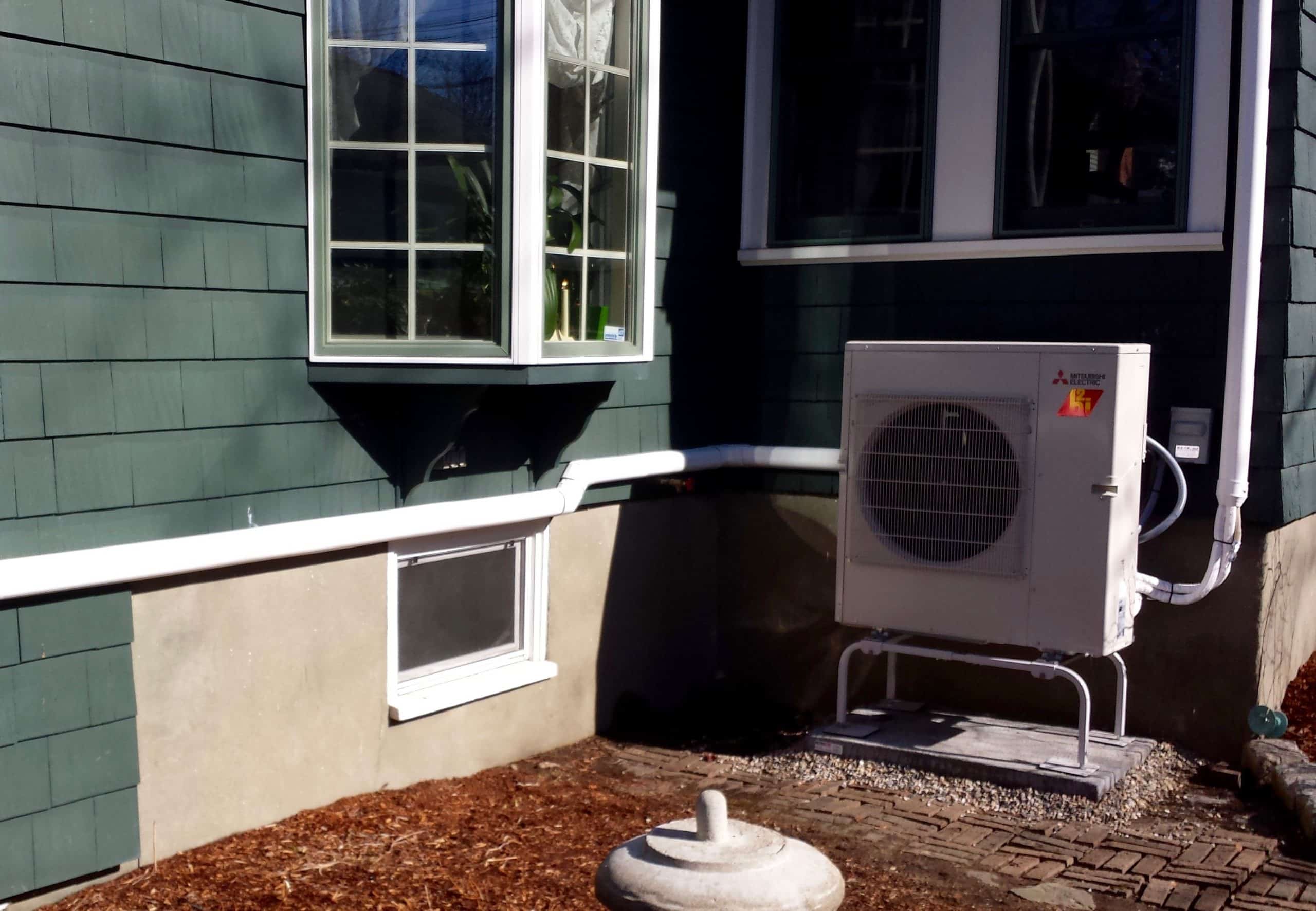 Ductless heating and air conditioning outdoor condenser in Reading, MA