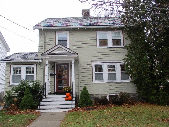 West Roxbury, MA Colonial style home gets ductless mini split AC.