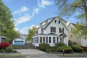 Beautiful colonial home in the Historic Olmsted District gets upgraded AC with Mitsubishi ductless installation. 