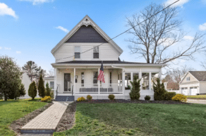 Colonial home in Easton, MA, get a heat pump with heating and cooling capabilities.